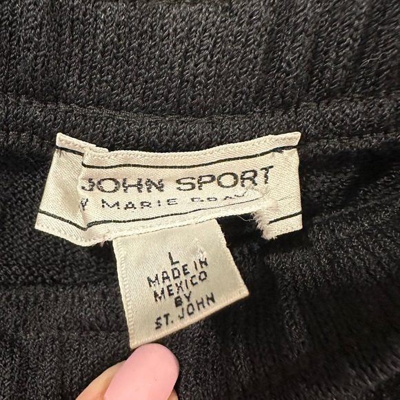 St John Sport Black Velvet Velour Track Pants
Pockets Womens Large - Picture 4 of 7